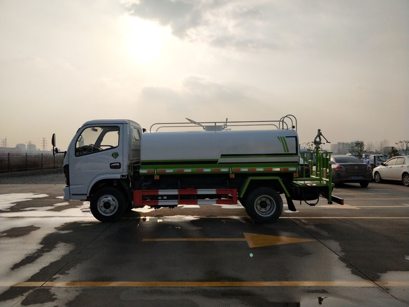 【國六】5方東風(fēng)福瑞卡灑水車