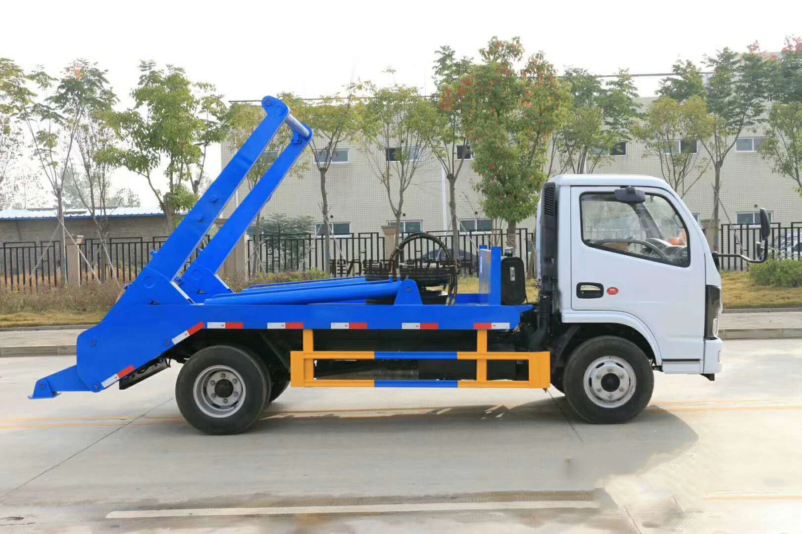 國六6方東風(fēng)D6 擺臂垃圾車