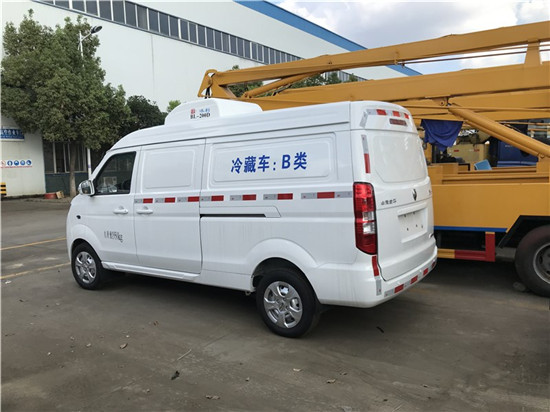 國(guó)六金杯X30面包冷藏車