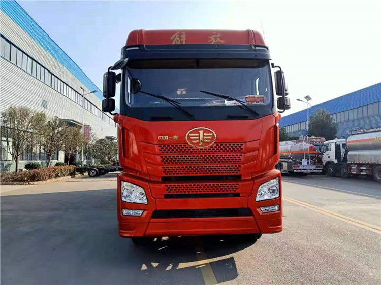 解放JH6前四后八冷藏車