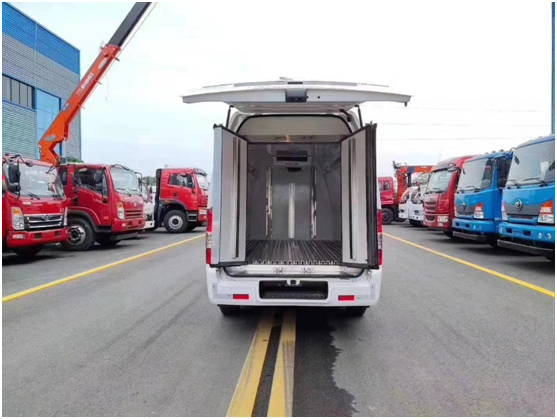 國(guó)六-面包型福田風(fēng)景G9冷藏車(chē)