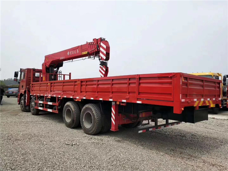 宏昌天馬18噸隨車吊