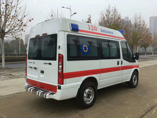 福特新世代V348短軸中頂救護(hù)車(國六)